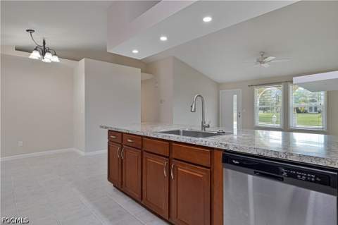 915 SW 31st Ter, Cape Coral FL - photo 10 of 30