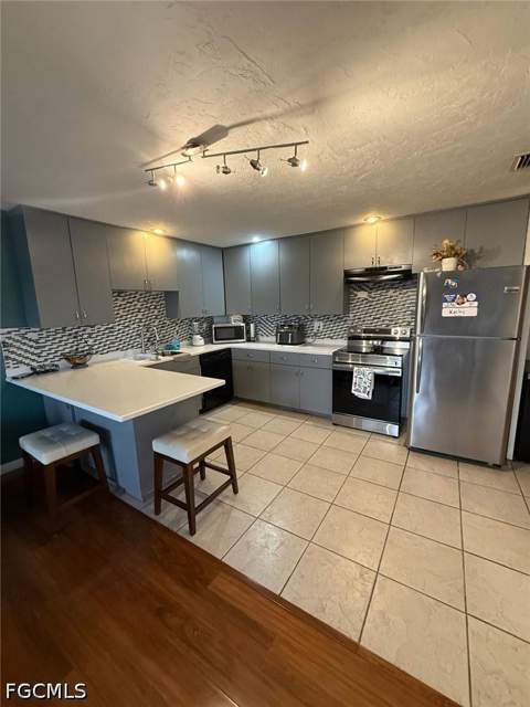4802 Tudor Dr 205, Cape Coral FL - photo 8 of 10