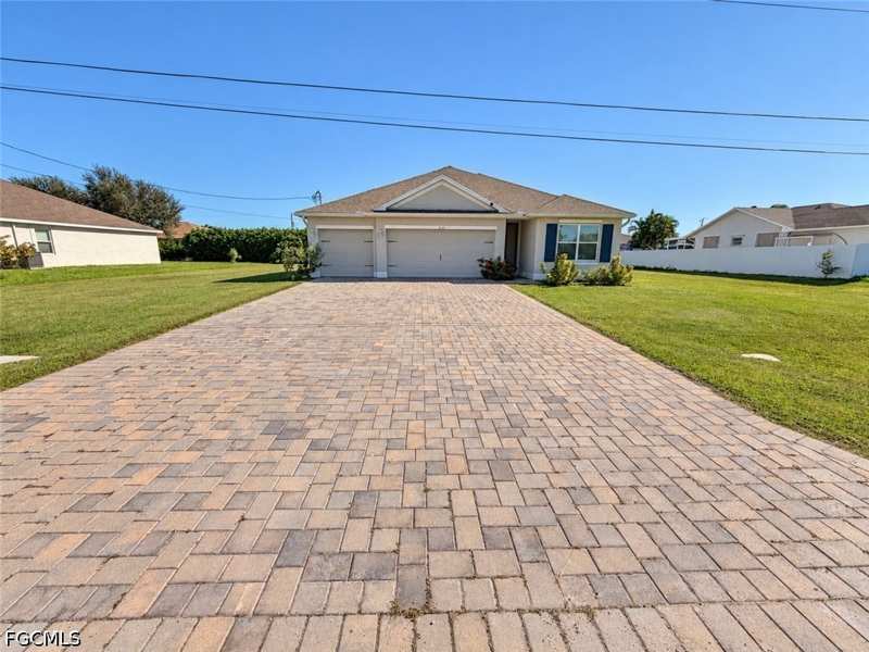 4 bedroom SingleFamilyResidence at 429 NE Juanita Pl, Cape Coral, Cape Coral — photo 1