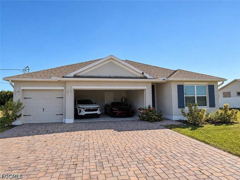 4 bedroom SingleFamilyResidence at 429 NE Juanita Pl, Cape Coral, Cape Coral — photo 3