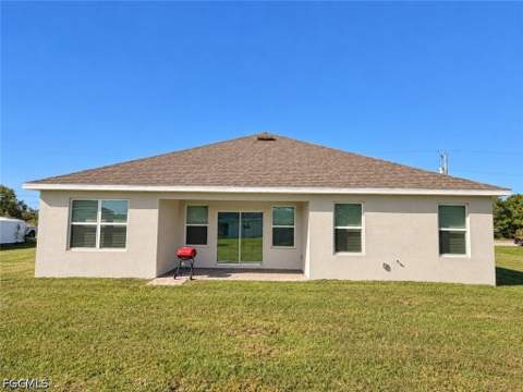 429 NE Juanita Pl, Cape Coral FL - photo 7 of 43
