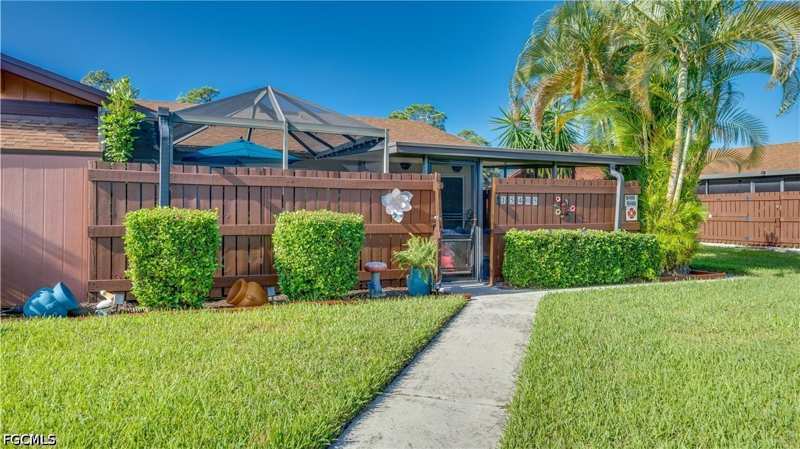 2 bedroom Attached at 15405 Crystal Lake Dr, Foxmoor Lakes, North Fort Myers — photo 1