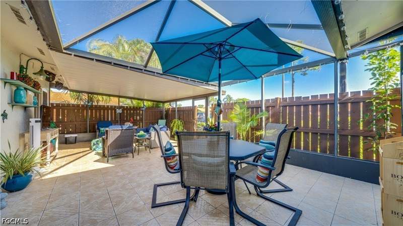 2 bedroom Attached at 15405 Crystal Lake Dr, Foxmoor Lakes, North Fort Myers — photo 2