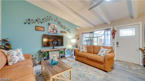 15405 Crystal Lake Dr, North Fort Myers FL - photo 7 of 36