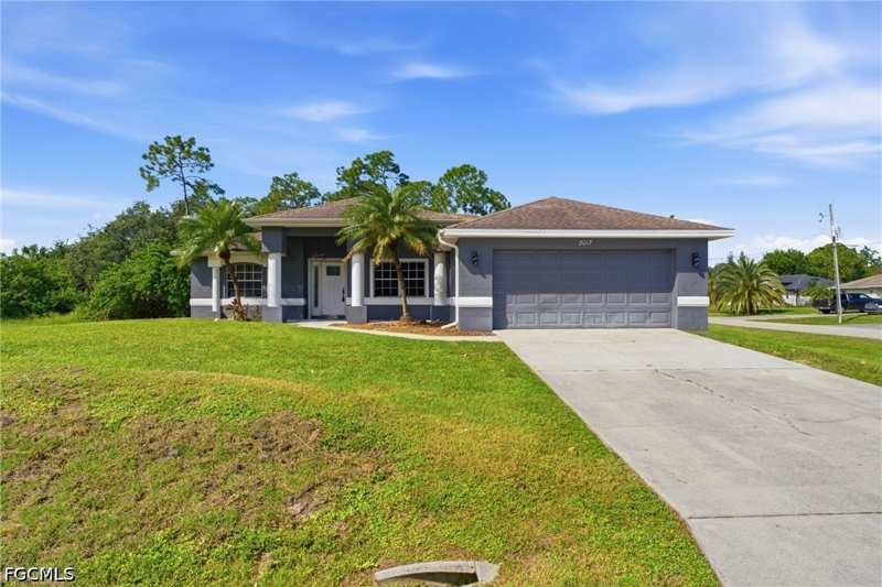 3 bedroom SingleFamilyResidence at 2017 Olsen Ln, Greenbriar, Lehigh Acres — photo 1
