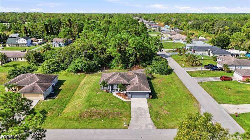 3 bedroom SingleFamilyResidence at 2017 Olsen Ln, Greenbriar, Lehigh Acres — photo 5