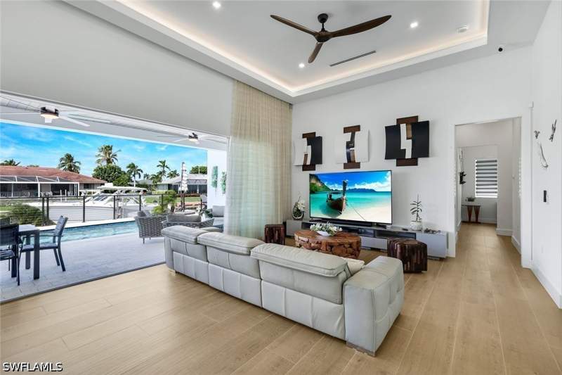 3 bedroom SingleFamilyResidence at 919 Juniper Ct, Marco Island, Marco Island — photo 4