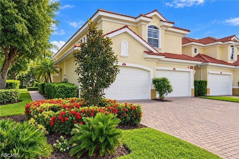 2 bedroom Condominium at 5924 Tarpon Gardens Cir 201, Tarpon Gardens, Cape Coral — photo 2