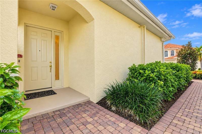 2 bedroom Condominium at 5924 Tarpon Gardens Cir 201, Tarpon Gardens, Cape Coral — photo 5