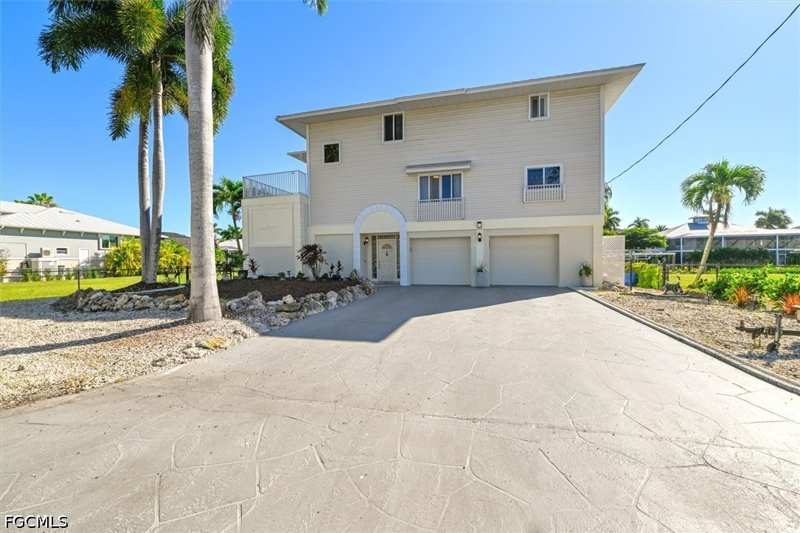 4 bedroom SingleFamilyResidence at 17911 Grey Heron Ct, Palm Isles, Fort Myers Beach — photo 1
