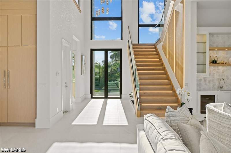 5 bedroom SingleFamilyResidence at 921 Giralda Ct, Marco Beach, Marco Island — photo 2
