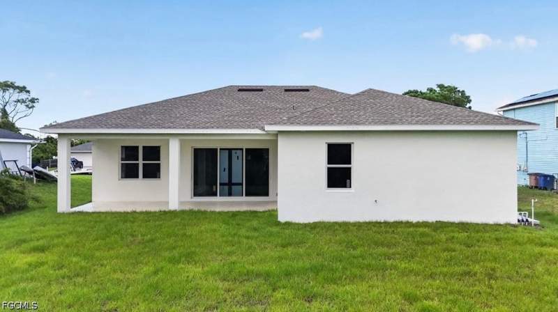 4 bedroom SingleFamilyResidence at 3211 42nd St SW, Lehigh Acres, Lehigh Acres — photo 4