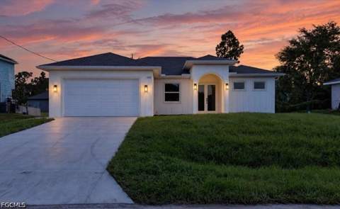 3211 42nd St SW, Lehigh Acres FL - photo 8 of 27