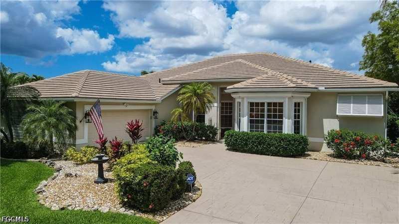 3 bedroom SingleFamilyResidence at 10551 Curry Palm Ln, Heritage Palms Estates, Fort Myers — photo 1