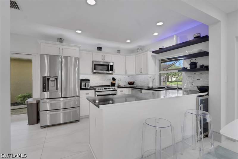 3 bedroom SingleFamilyResidence at 1148 Jardin Dr, Moon Lake, Naples — photo 4
