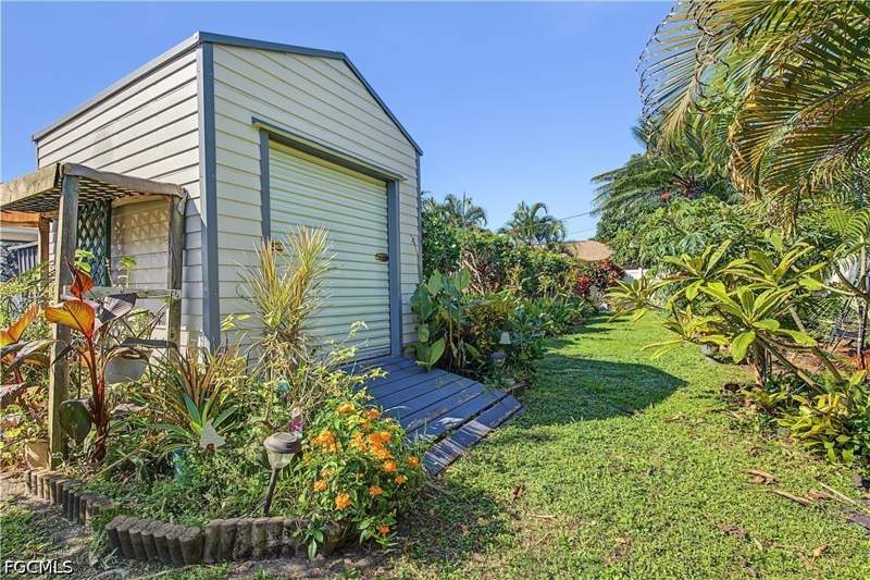 3 bedroom SingleFamilyResidence at 243 SW 33rd St, Cape Coral, Cape Coral — photo 5