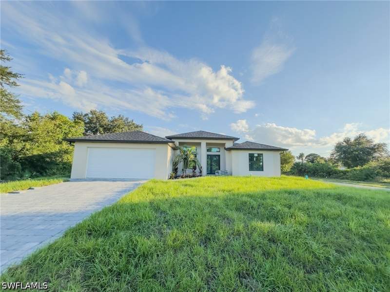 4 bedroom SingleFamilyResidence at 3721 25th St SW, Lehigh Acres, Lehigh Acres — photo 2