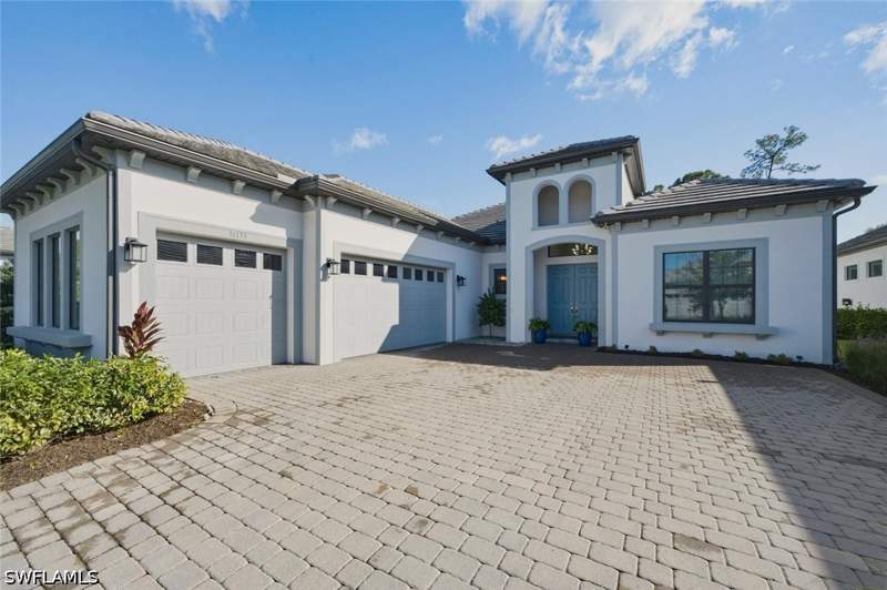 4 bedroom SingleFamilyResidence at 16133 Verilyn Cir, Ardena, Naples — photo 2
