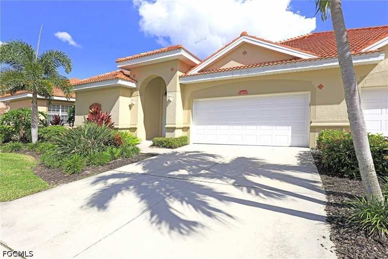 3 bedroom Attached at 14051 Bently Cir, Bell Tower Park, Fort Myers — photo 1