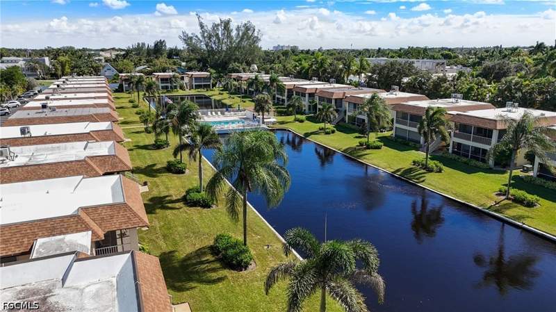 2 bedroom Condominium at 1155 Sandpiper St C4, Harbor Lakes Of Naples, Naples — photo 2