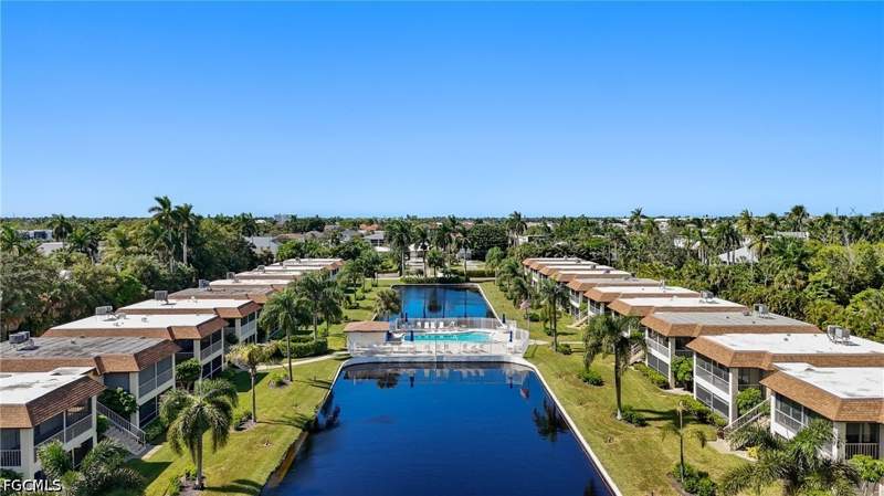 2 bedroom Condominium at 1155 Sandpiper St C4, Harbor Lakes Of Naples, Naples — photo 4