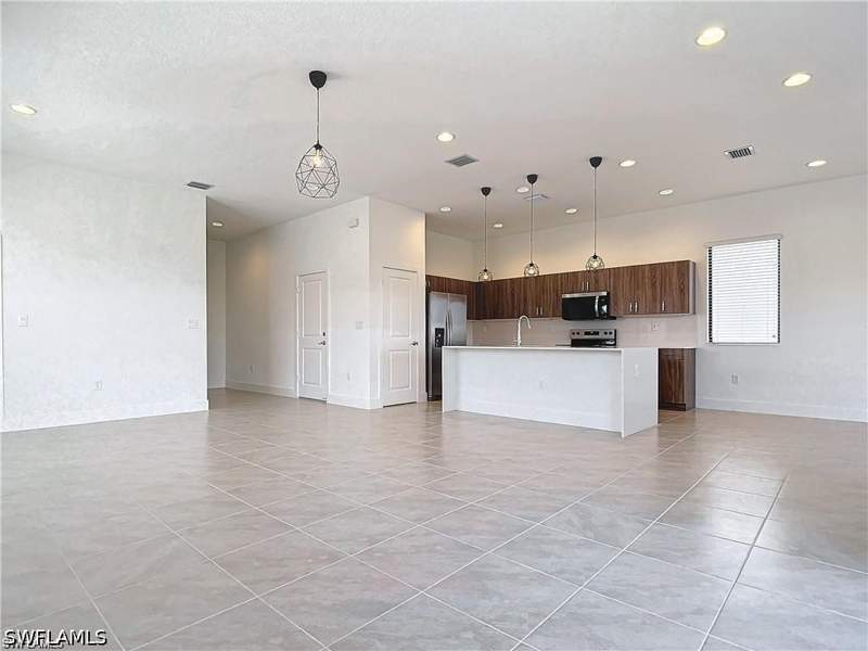 3 bedroom SingleFamilyResidence at 5773 Cassidy Ln, Silverwood, Ave Maria — photo 3