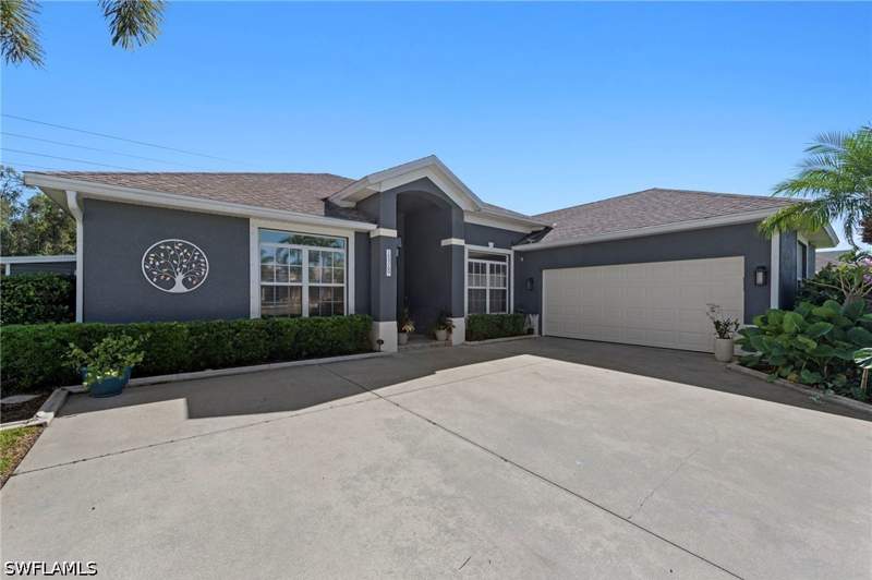 4 bedroom SingleFamilyResidence at 15369 Briarcrest Cir, Briarcrest, Fort Myers — photo 2