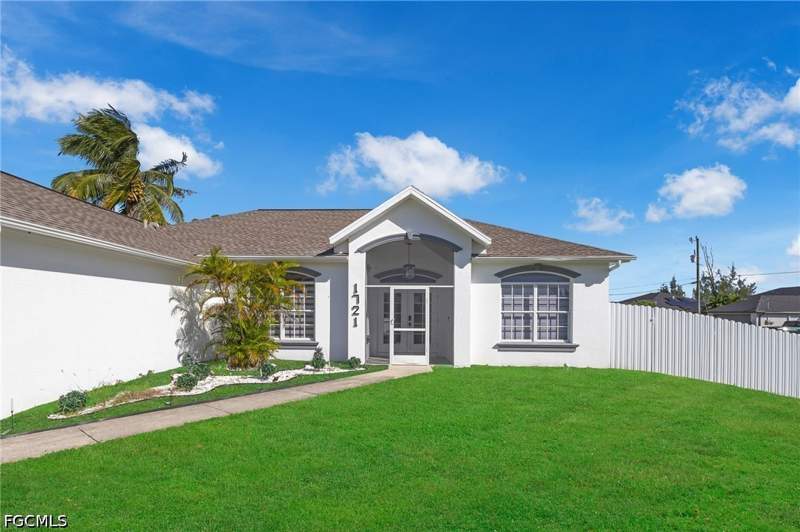 3 bedroom SingleFamilyResidence at 1721 SW 21st Ln, Cape Coral, Cape Coral — photo 4