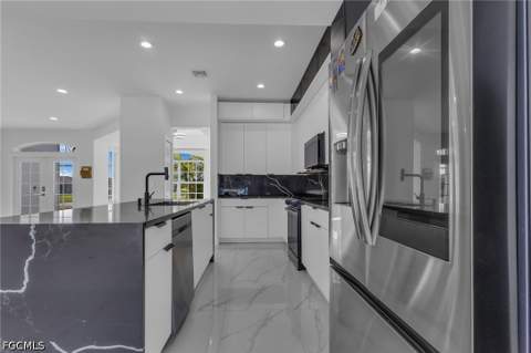 1721 SW 21st Ln, Cape Coral FL - photo 9 of 29
