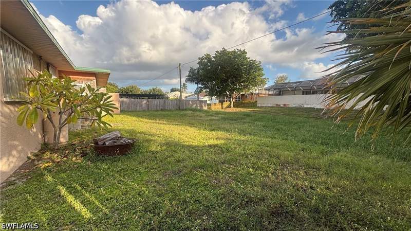 2 bedroom SingleFamilyResidence at 8064 New Jersey Blvd, San Carlos Park, Fort Myers — photo 3