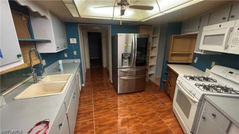 8064 New Jersey Blvd, Fort Myers FL - photo 7 of 20