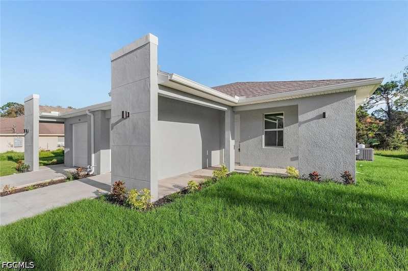 3 bedroom Townhouse at 4711 28th St SW, Lehigh Acres, Lehigh Acres — photo 1