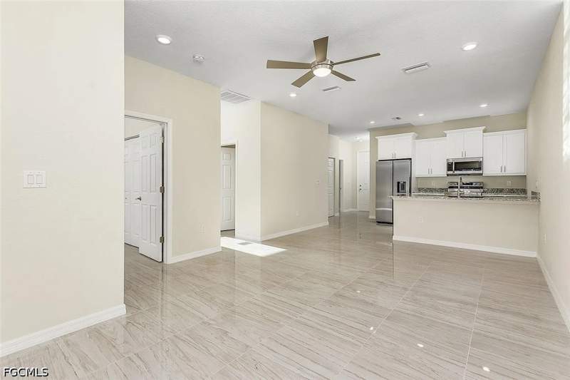 3 bedroom Townhouse at 4711 28th St SW, Lehigh Acres, Lehigh Acres — photo 3