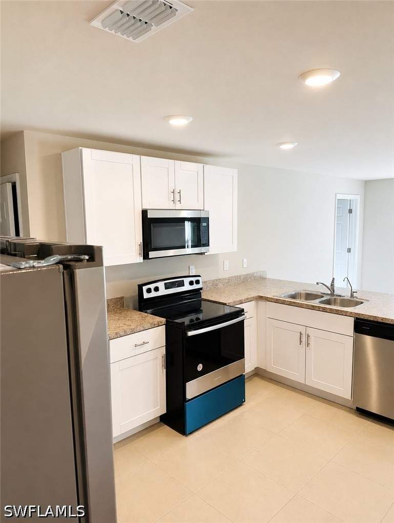 3 bedroom SingleFamilyResidence at 2903 39th St SW, Lehigh Acres, Lehigh Acres — photo 4
