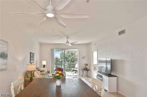 8076 Queen Palm Ln 443, Fort Myers FL - photo 12 of 40