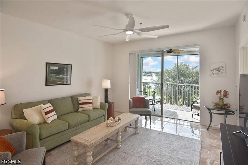 2 bedroom Condominium at 8076 Queen Palm Ln 443, Terrace, Fort Myers — photo 4