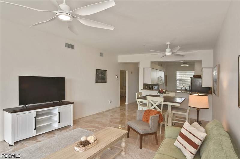 2 bedroom Condominium at 8076 Queen Palm Ln 443, Terrace, Fort Myers — photo 5