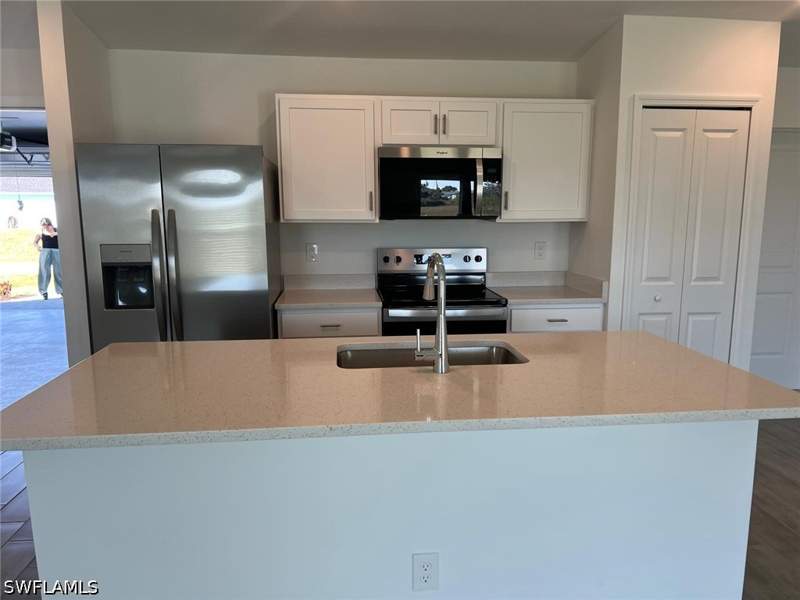 4 bedroom SingleFamilyResidence at 1407 NW 17th Pl, Cape Coral, Cape Coral — photo 2