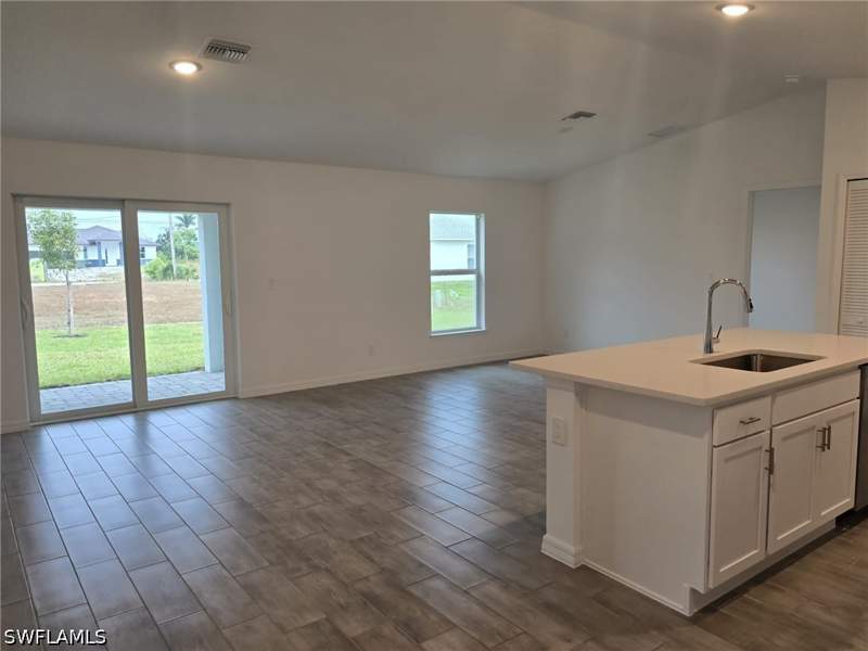 4 bedroom SingleFamilyResidence at 1407 NW 17th Pl, Cape Coral, Cape Coral — photo 3