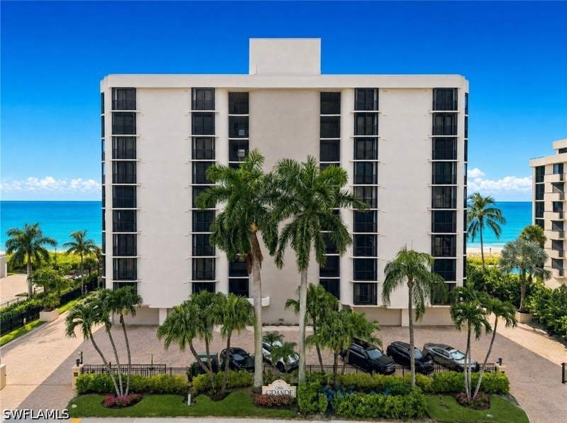 2 bedroom Condominium at 9653 Gulf Shore Dr 702, Casa Grande, Naples — photo 3