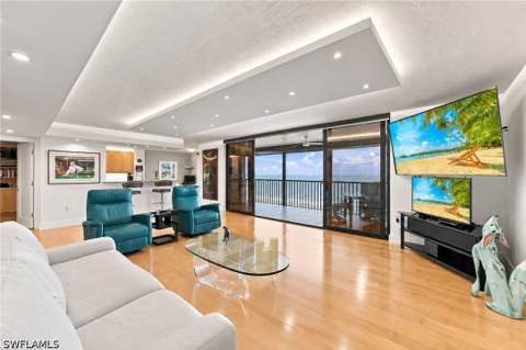 9653 Gulf Shore Dr 702, Naples FL - photo 8 of 42