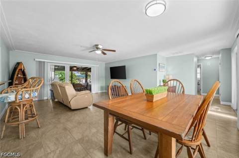 425 Pinecrest Ct, Cape Coral FL - photo 11 of 48