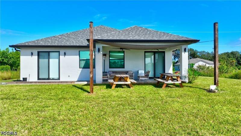 3 bedroom SingleFamilyResidence at 8017 Sunrise Cir, Port Labelle, Labelle — photo 5