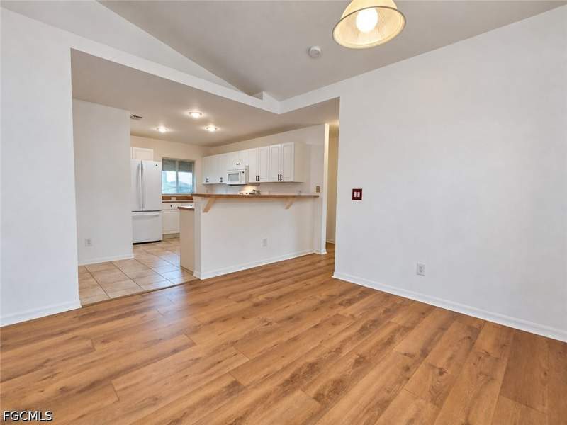3 bedroom SingleFamilyResidence at 2122 NW 14th Ln, Cape Coral, Cape Coral — photo 4