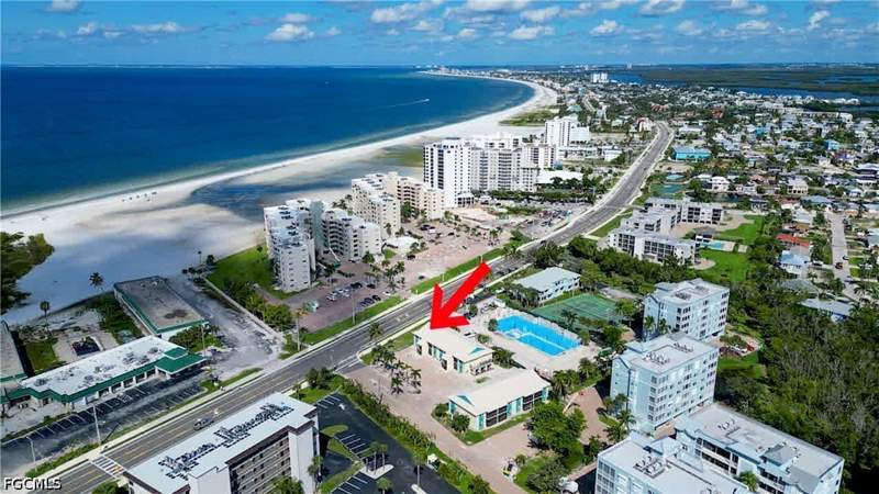 2 bedroom Condominium at 22796 Island Pines Way 111, Bac-Bay Health + Racquet Club, Fort Myers Beach — photo 2
