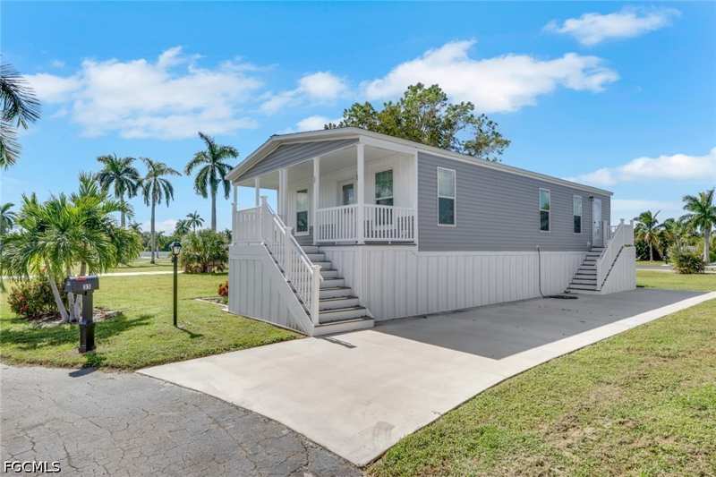 2 bedroom ManufacturedHome at 35 Dogwood Way, Plantation Estates Mobile Home, Fort Myers — photo 1