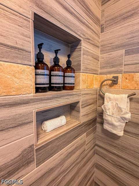 89 Glenmont Dr W, North Fort Myers FL - photo 9 of 32