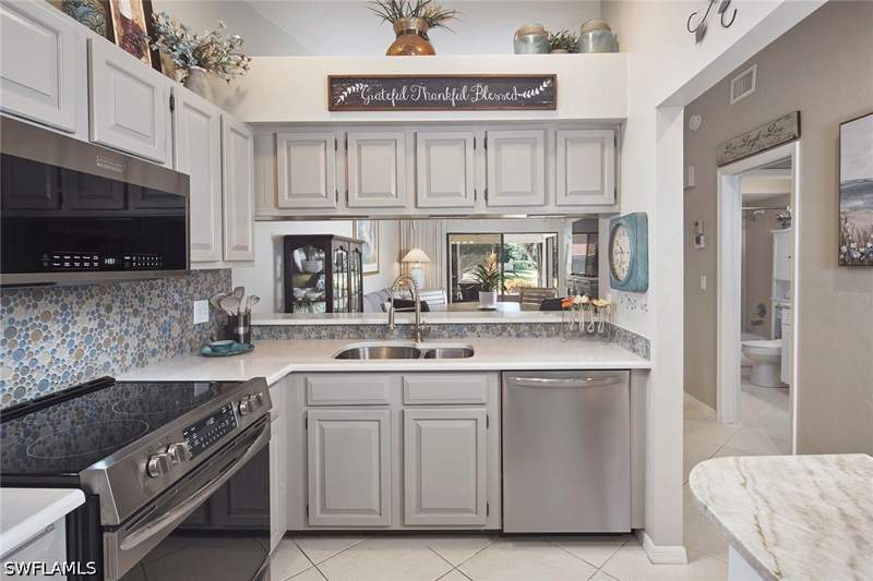 2 bedroom Attached at 2069 Pine Isle Ln 2069, Boca Ciega Manor, Naples — photo 2