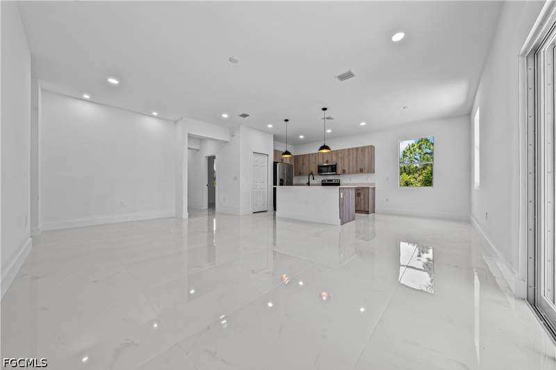 3 bedroom SingleFamilyResidence at 3107 51st St W, Lehigh Acres, Lehigh Acres — photo 2