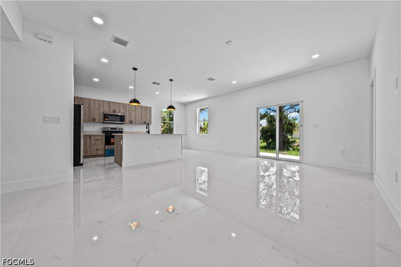 3 bedroom SingleFamilyResidence at 3107 51st St W, Lehigh Acres, Lehigh Acres — photo 3